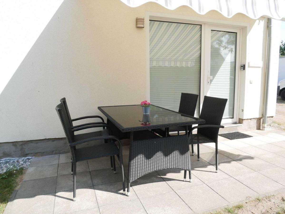 Ferienwohnung Zur Ostsee 1 ツィノヴィッツ エクステリア 写真