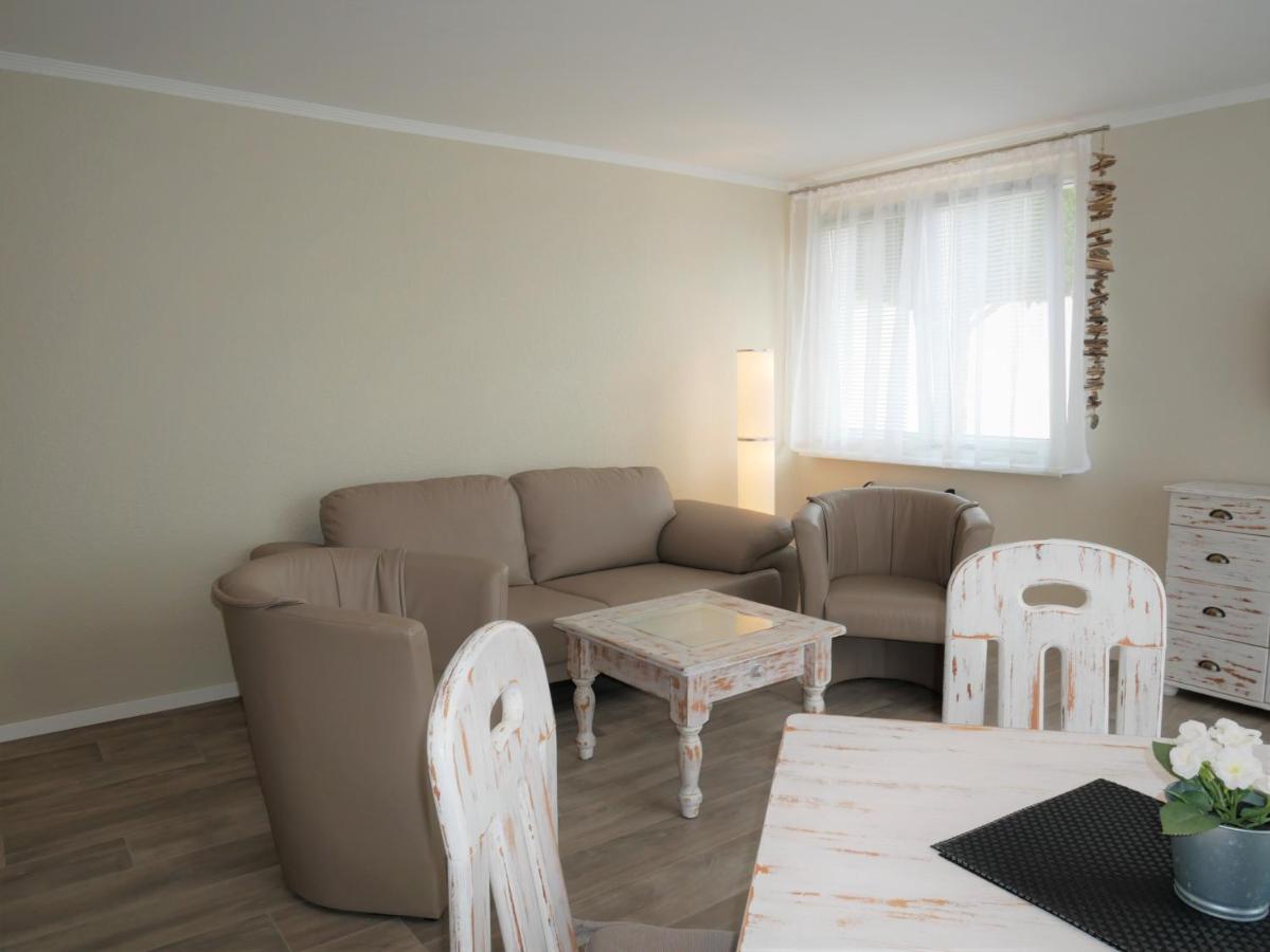 Ferienwohnung Zur Ostsee 1 ツィノヴィッツ エクステリア 写真