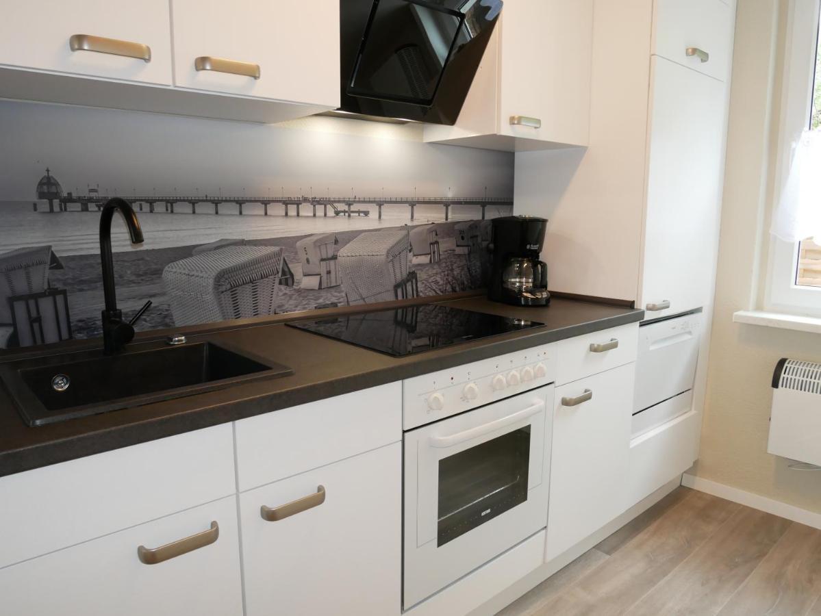 Ferienwohnung Zur Ostsee 1 ツィノヴィッツ エクステリア 写真