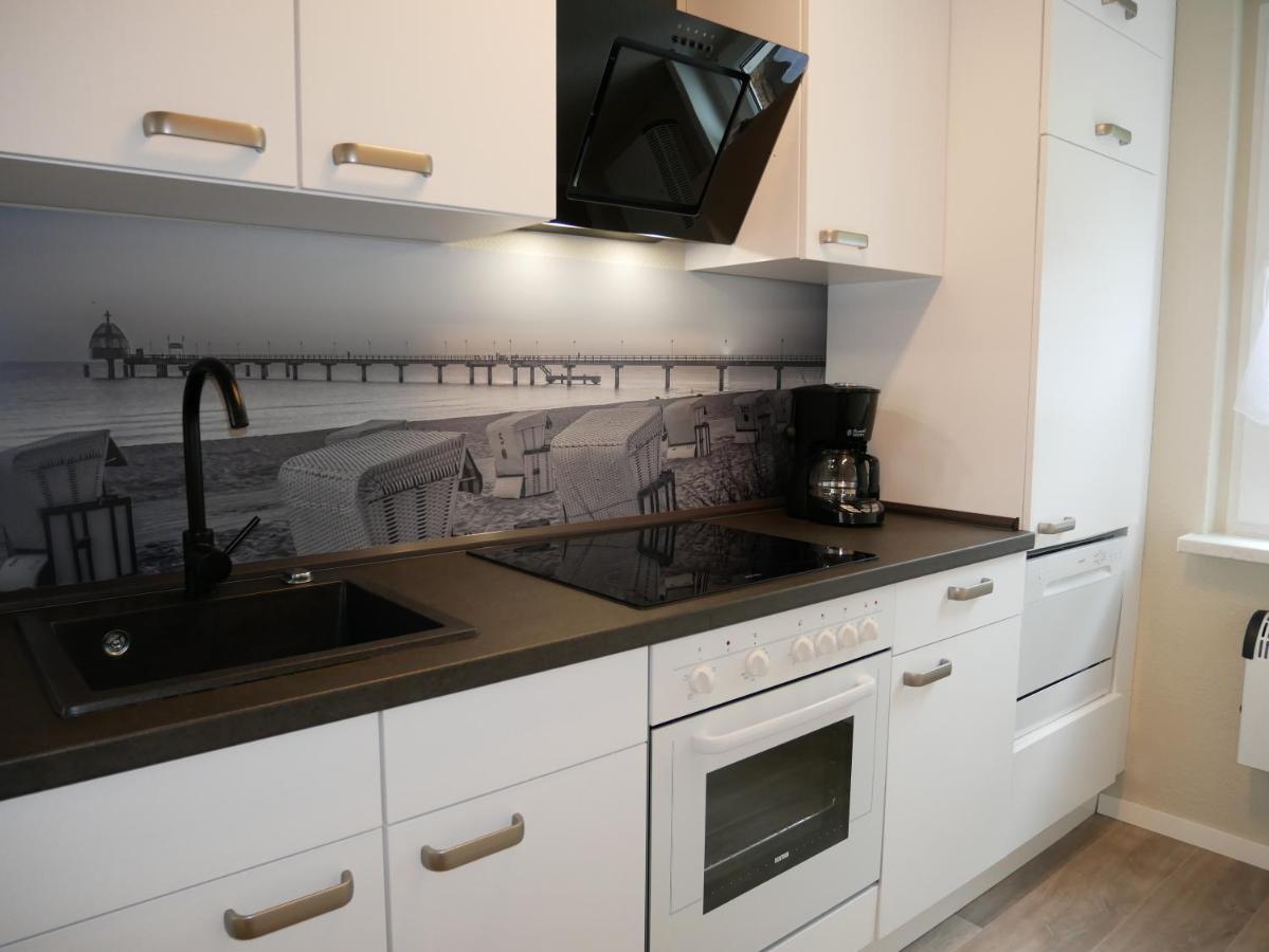 Ferienwohnung Zur Ostsee 1 ツィノヴィッツ エクステリア 写真